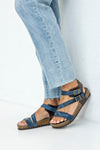 Leather sandals with buckles