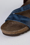 Leather sandals with buckles