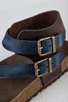 Leather sandals with buckles