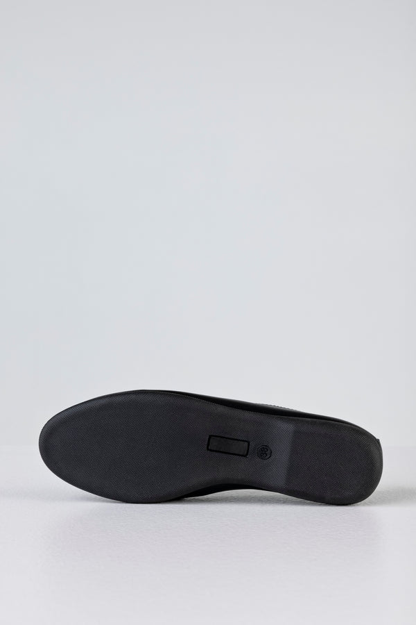 Leather loafers with buckle