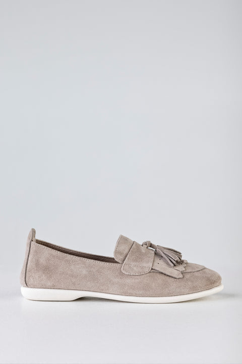 Leather suede loafers with tassels