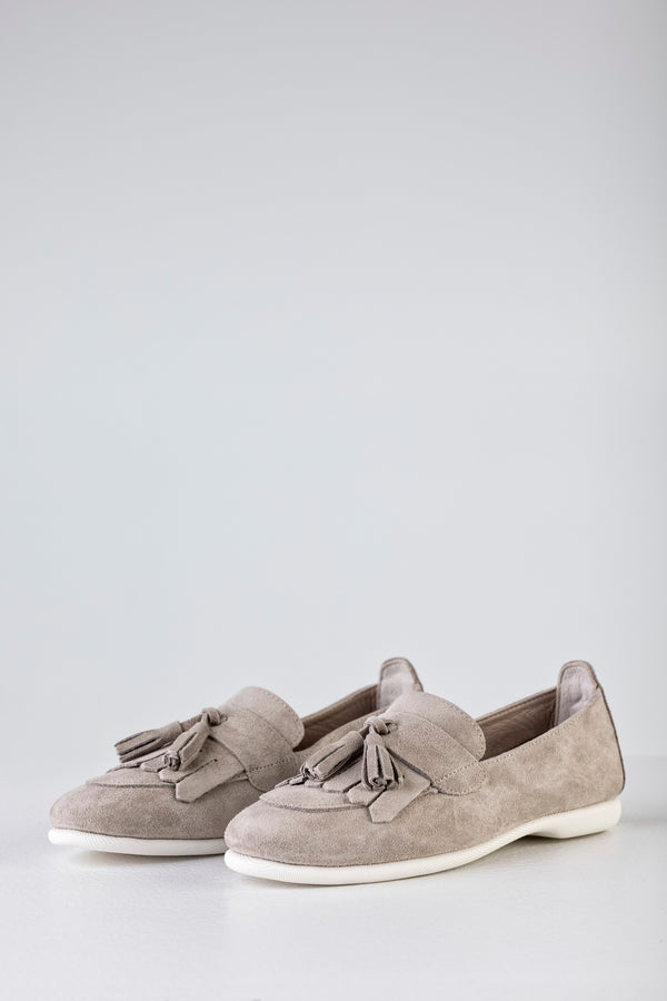 Leather suede loafers with tassels