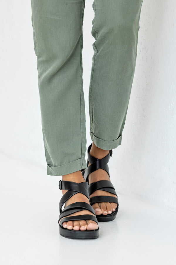 Leather strappy flatform sandals