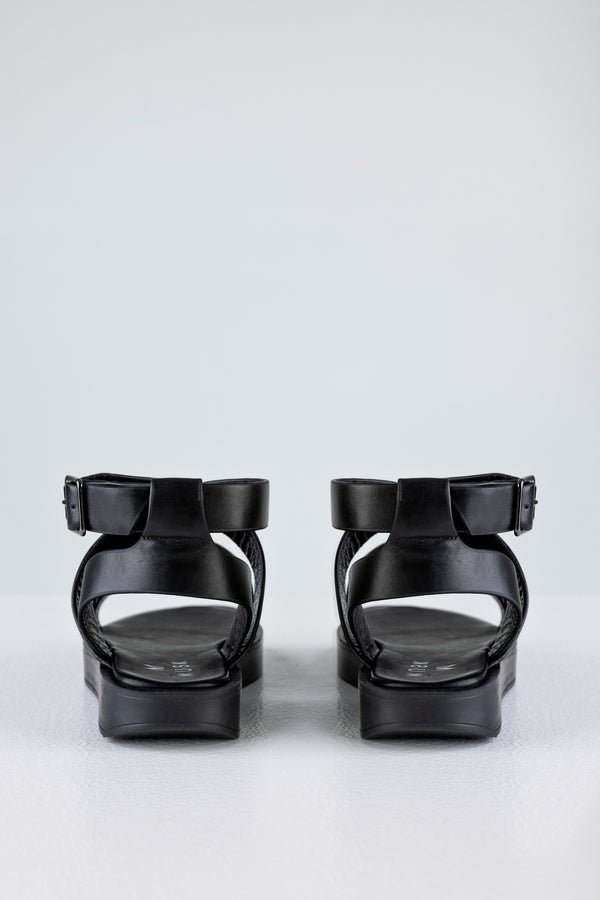 Leather strappy flatform sandals