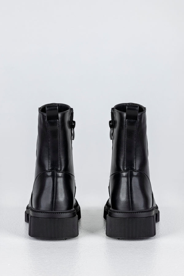 Zip-side fastening boots