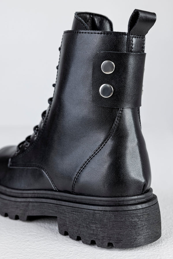 Lace-up boots