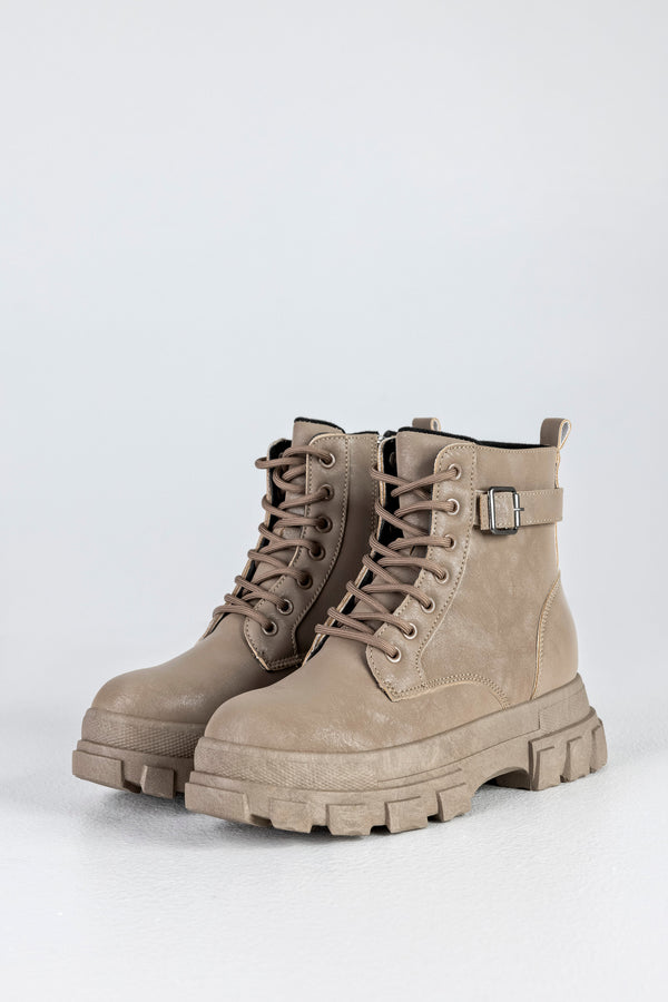 Chunky sole lace-up boots with buckle
