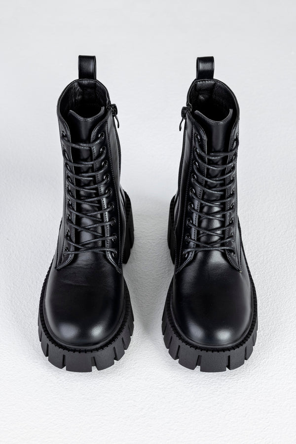 Lace-up boots