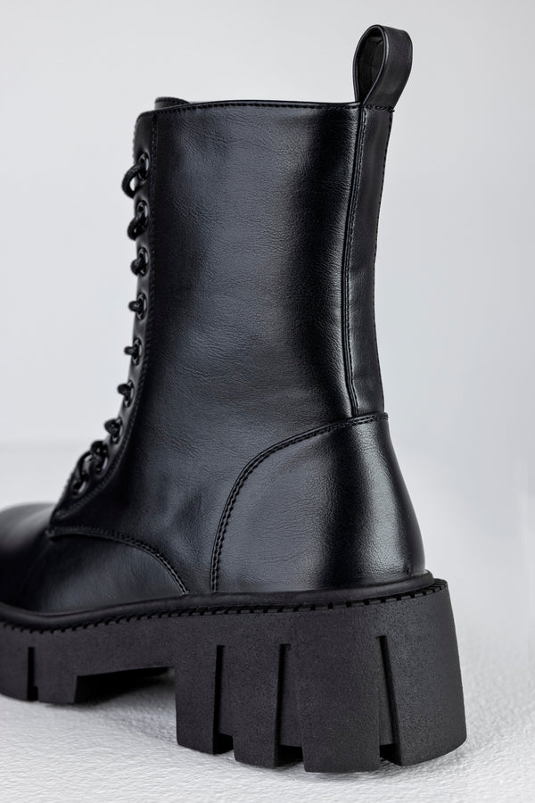 Lace-up boots