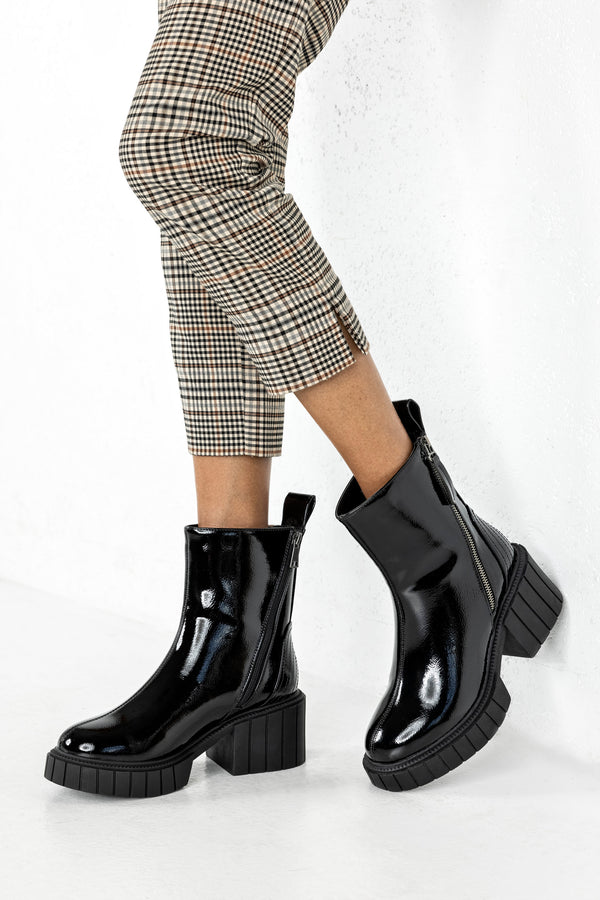 Zip-side fastening boots