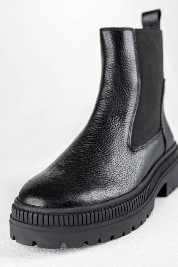 Leather chelsea boots