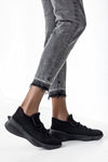 Knitted sneakers with laces