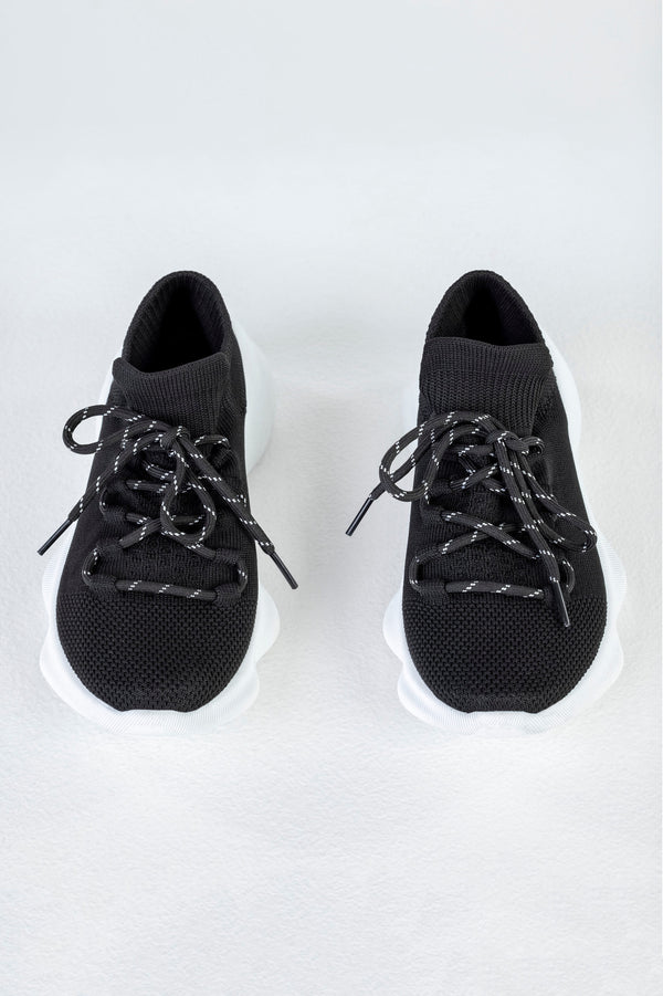 Knitted sneakers with laces