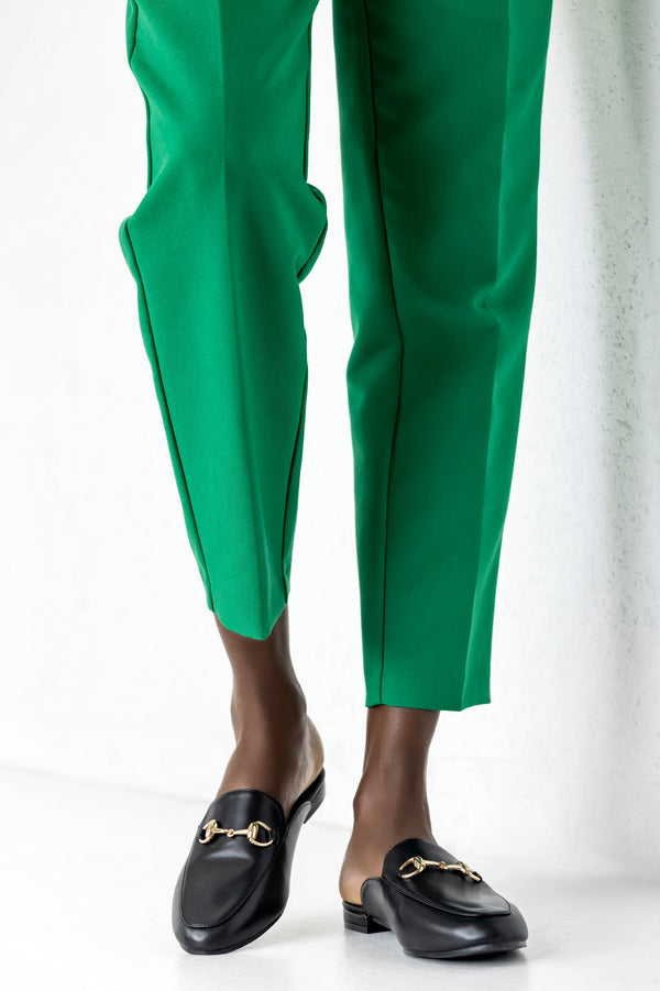 Flat mules with chain
