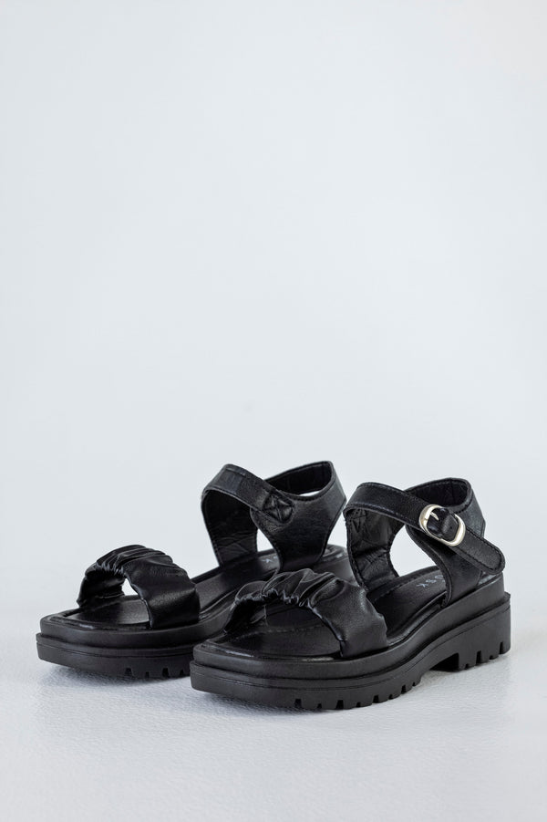 Flatform sandals with buckle