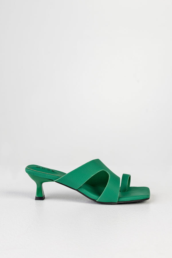 Toe heeled sandals