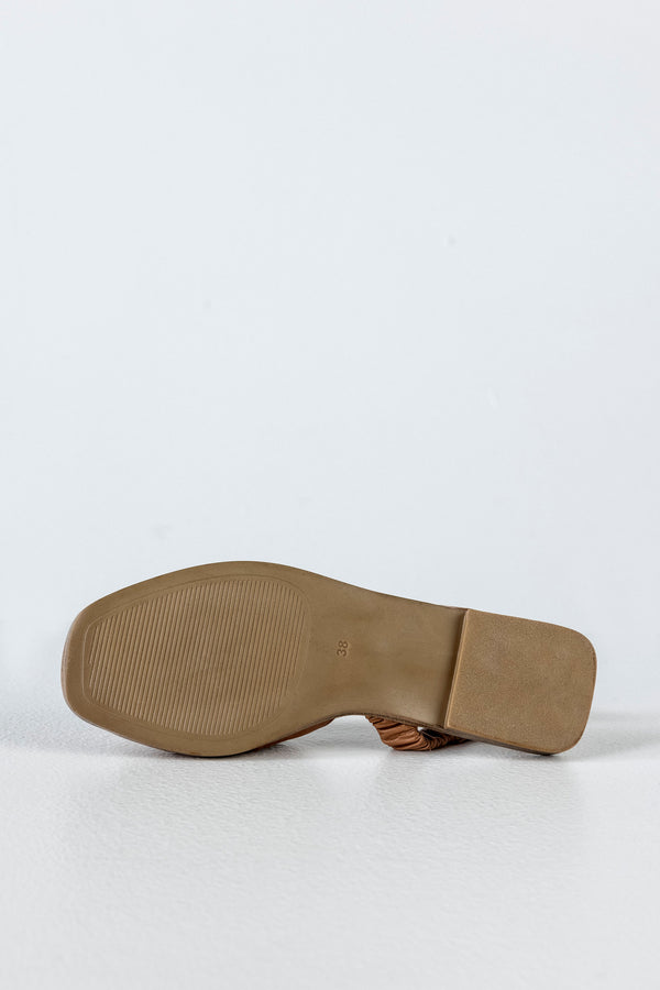 Leather flat sandals
