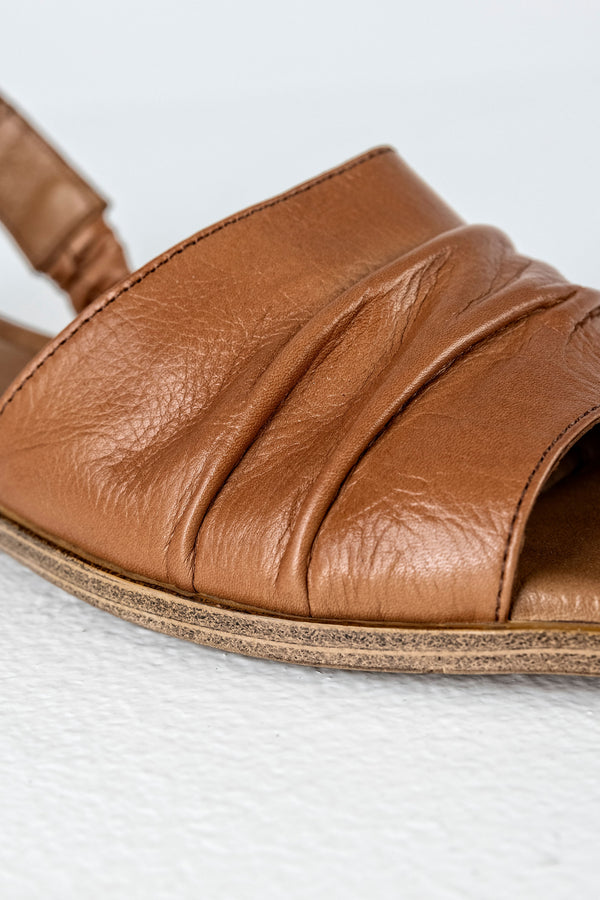 Leather flat sandals