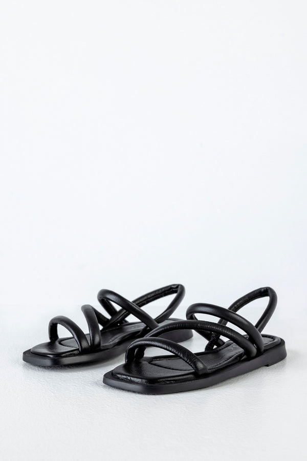Leather strappy flat sandals