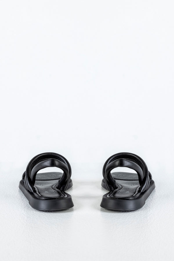 Leather strappy flat sandals