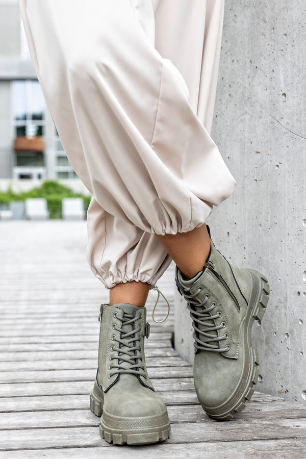 Chunky sole lace-up boots with buckle