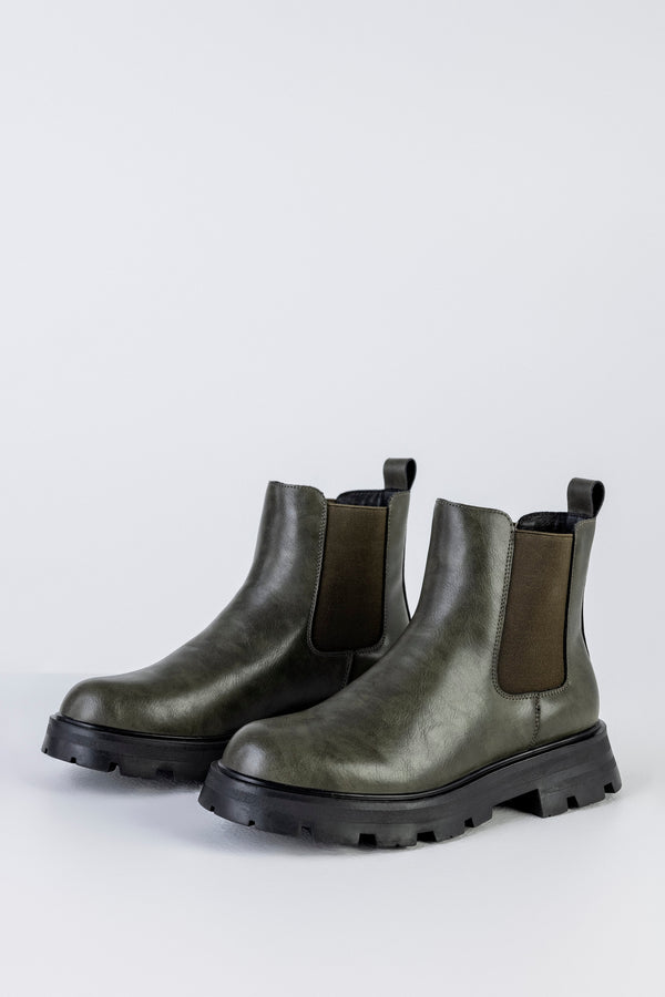 Leather chelsea boots