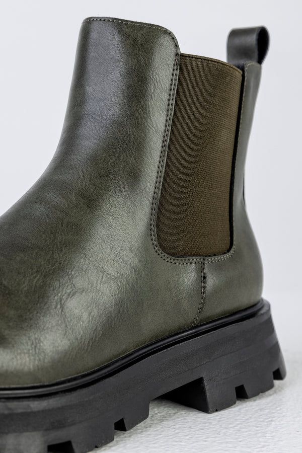 Leather chelsea boots