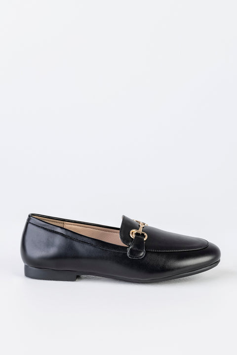 Loafers with buckle