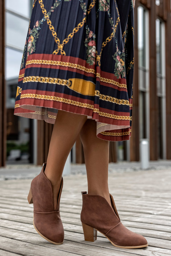 Front cut boots