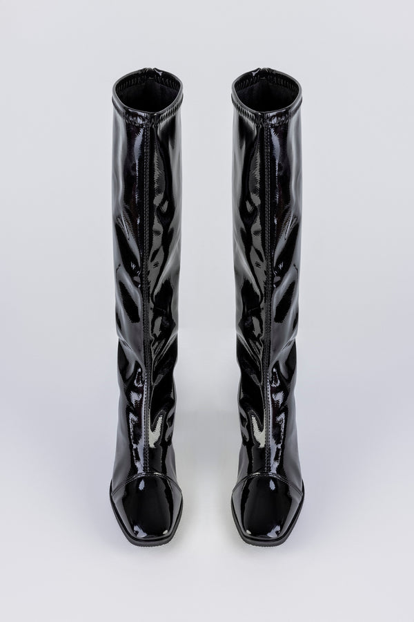 Zip back fastening boots