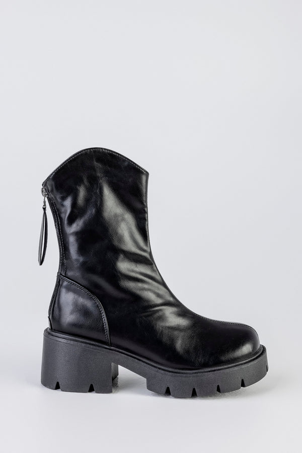 Zip back fastening boots