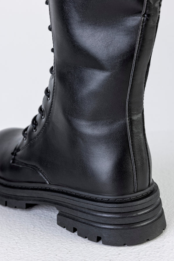 Lace-up long boots