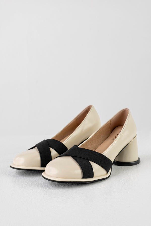 Round heeled women shoes