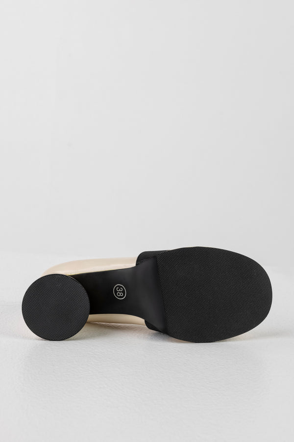 Round heeled women shoes