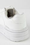 Lace-up fastening sneakers