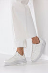 Lace-up fastening sneakers