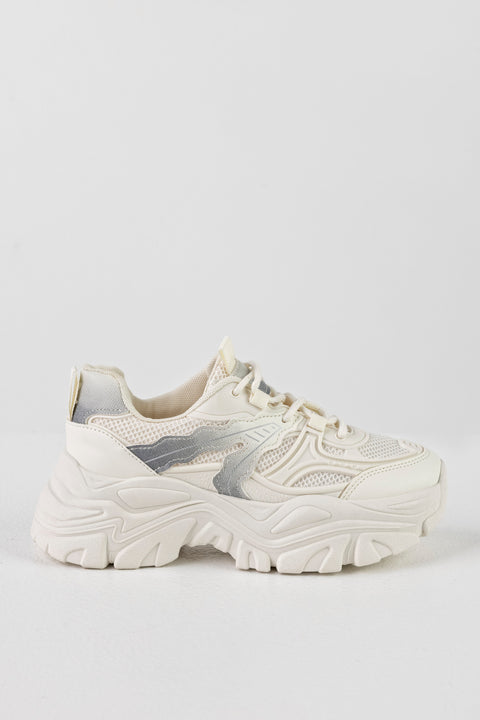 Lace-up fastening sneakers