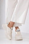 Lace-up fastening sneakers