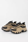 Lace-up fastening sneakers