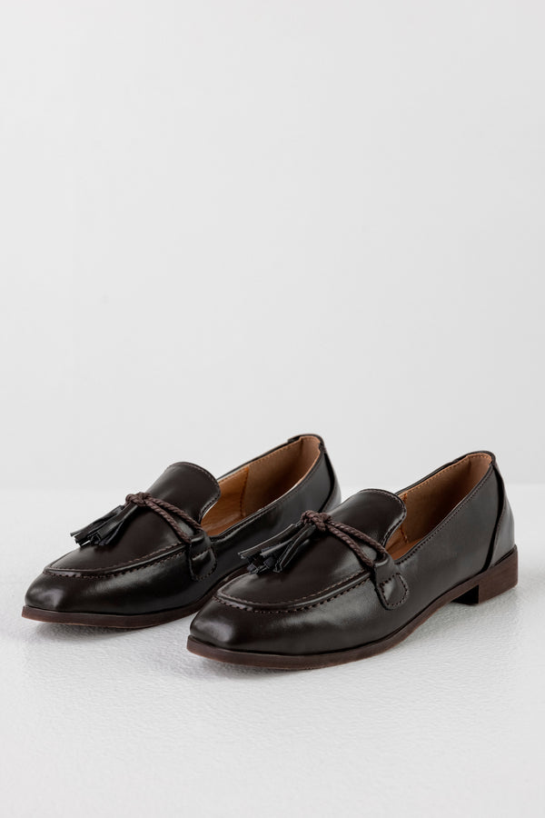 Loafers with tassels