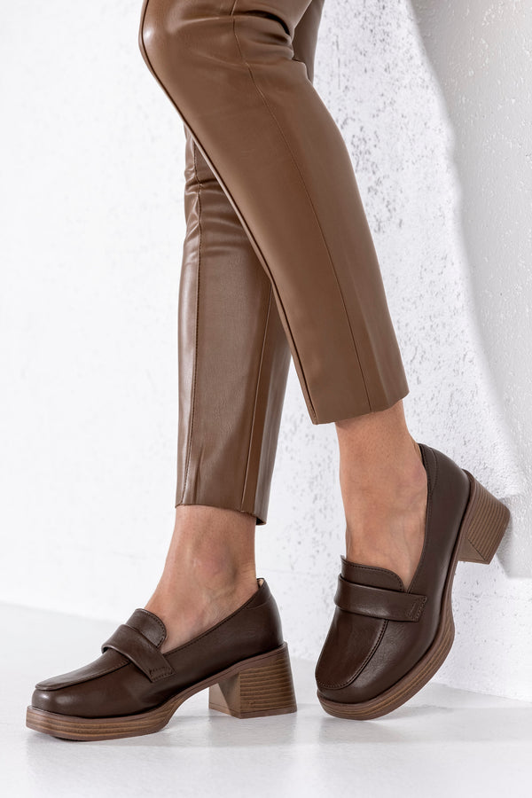 Heeled loafers