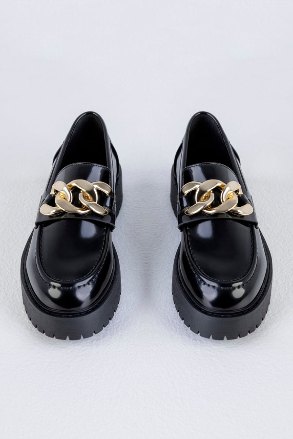 Mocassins à semelle épaisse avec chaînette