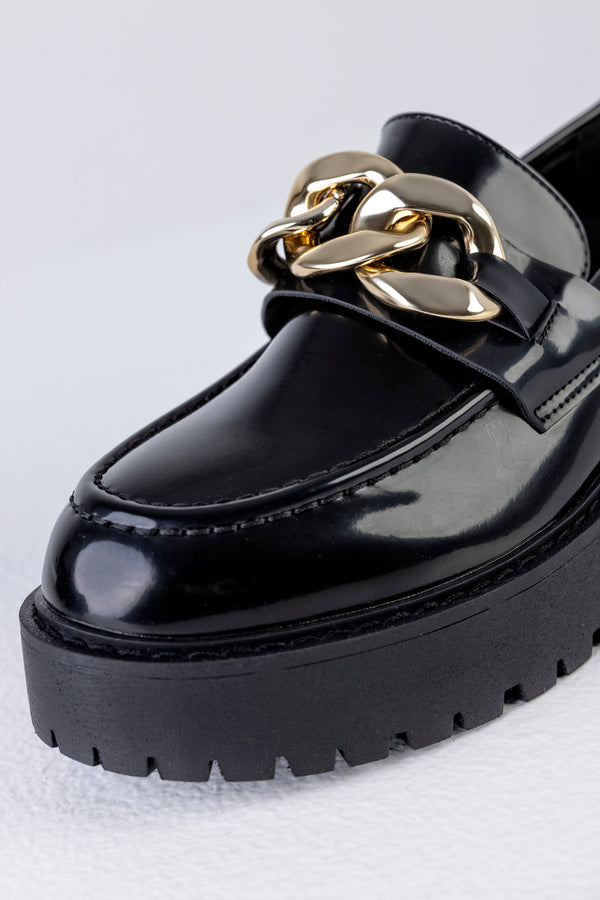 Mocassins à semelle épaisse avec chaînette