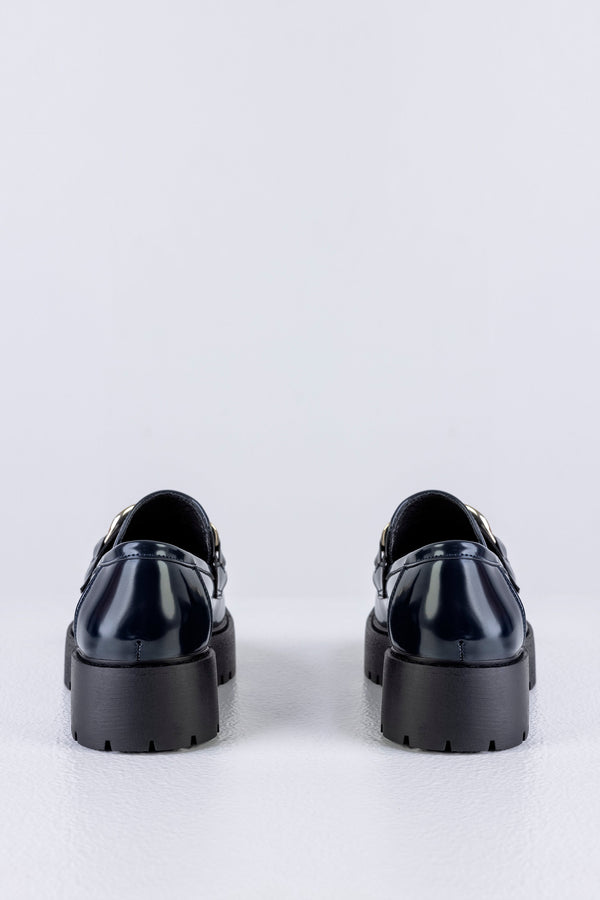 Mocassins à semelle épaisse avec chaînette