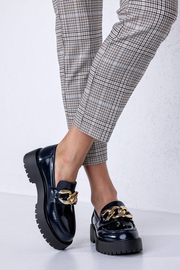 Mocassins à semelle épaisse avec chaînette