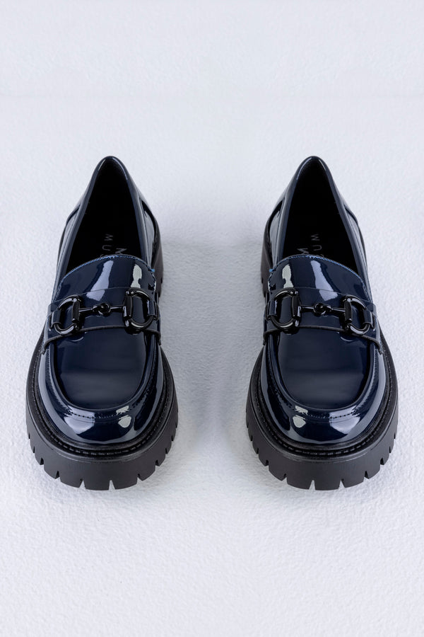 Mocassins à semelle épaisse avec chaînette