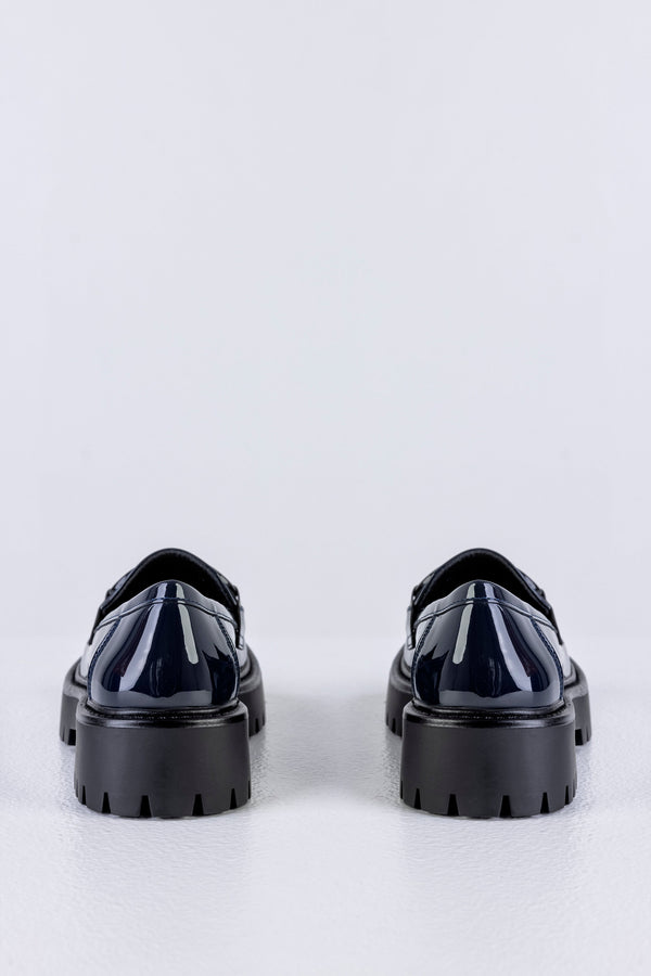 Mocassins à semelle épaisse avec chaînette