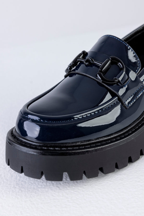 Mocassins à semelle épaisse avec chaînette