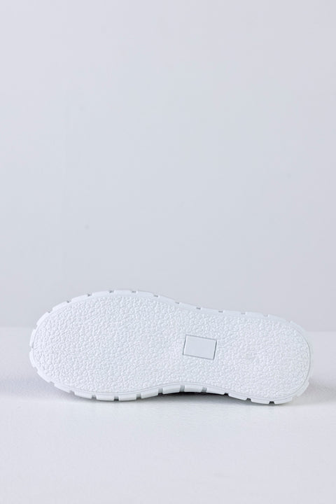 Knitted sneakers with laces