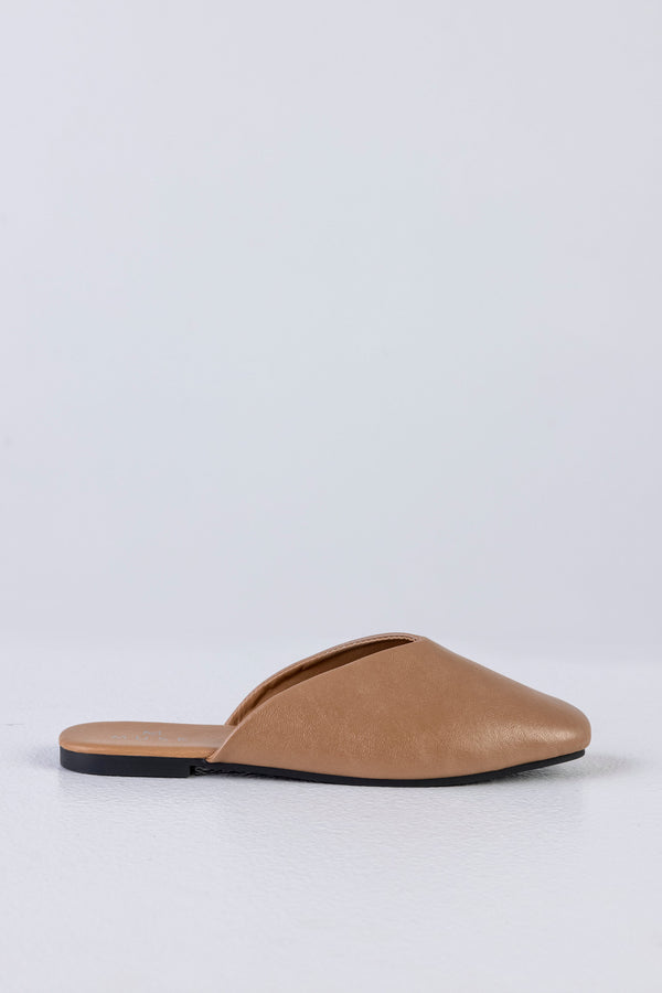 Flat sole mules